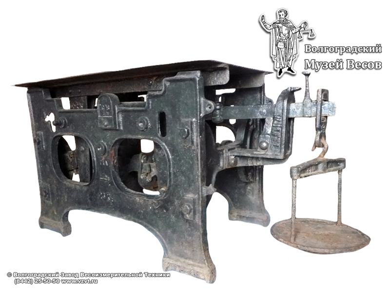 Warehouse platform scales. The manufacturer is unknown, the first half of the XX century.