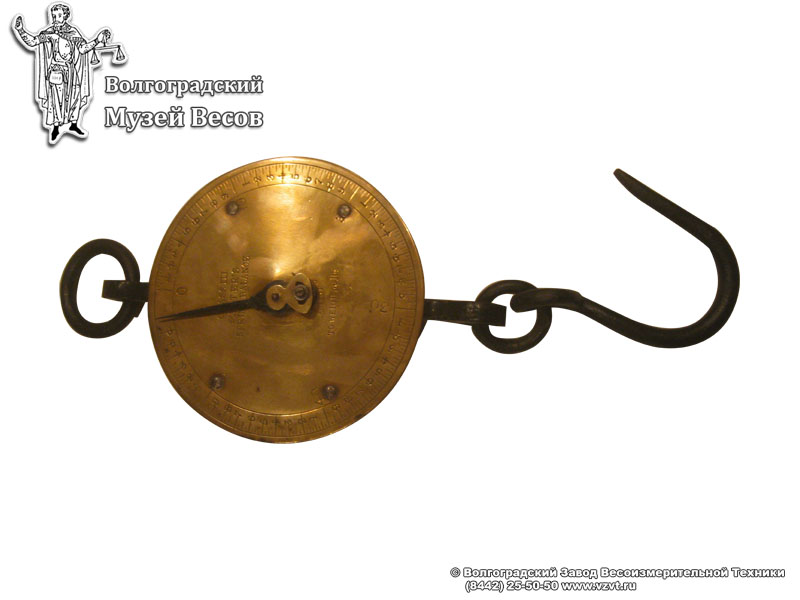 Spring balance with brass dial for loads up to 60 pounds. Salter, England, the late 19 th - the early 20th centuries