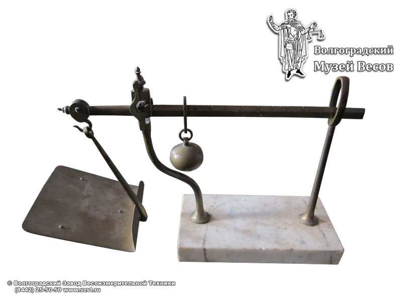 Letter scales with a movable weight, on a marble base. England, the end of the XIX century.
