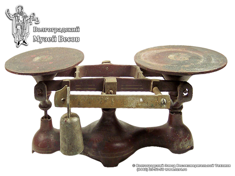 Roberval trade balance  with a movable weight. The manufacturer is unknown, the early XX century.
