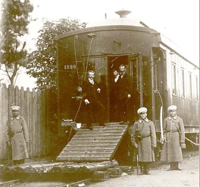 Tent car No. 2 on the service of weights and measures control
