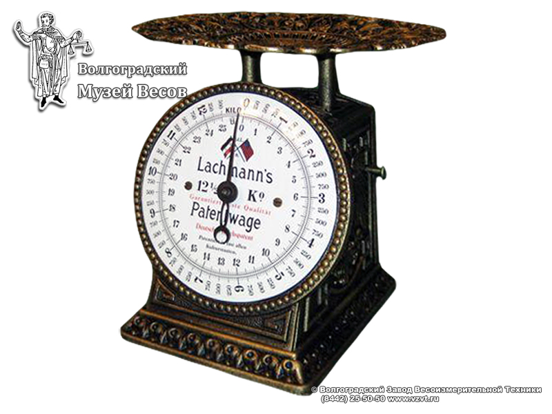 Spring kitchen scales of the company Lachmann, with decoration. Germany, the 1910s.
