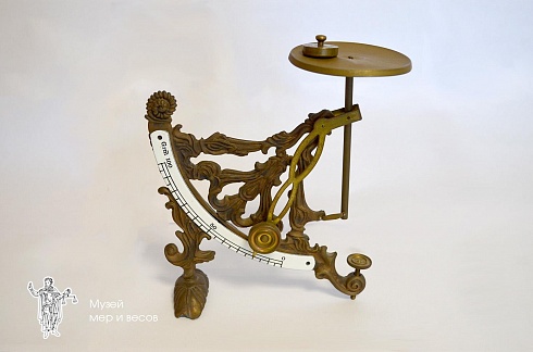Gottlieb Kern decorated letter scales